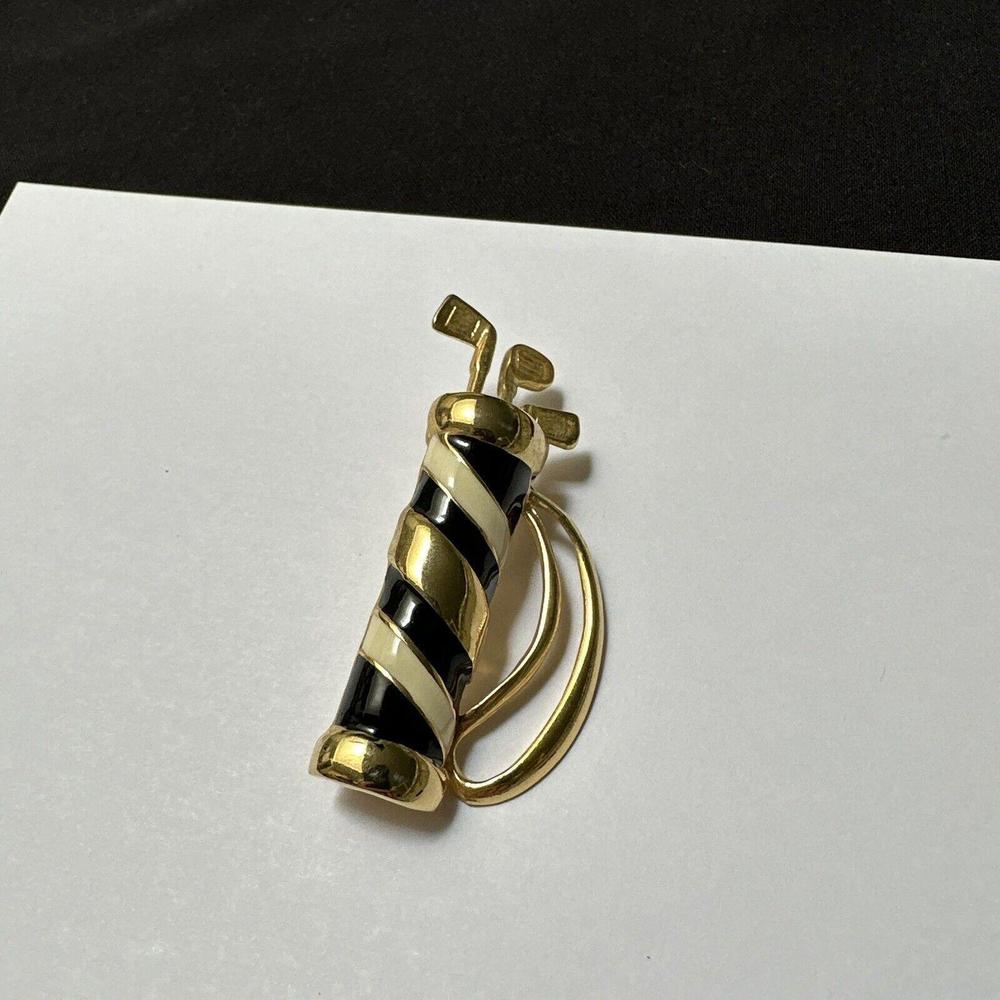 Golf Bag With Clubs Gold Tone Cream/Black Brooch Pin Golfing Perfect For Golfer